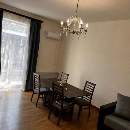 Komitas Apartement Erivan Exterior foto