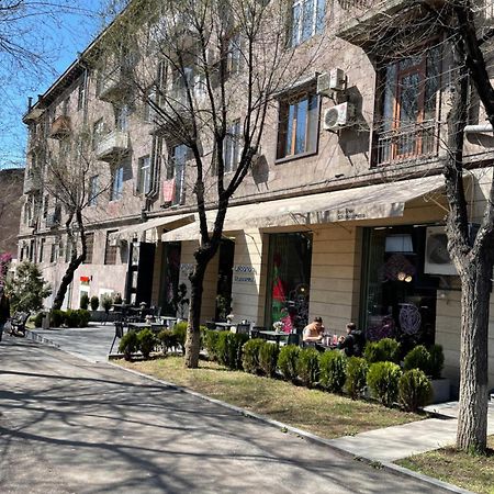 Komitas Apartement Erivan Exterior foto